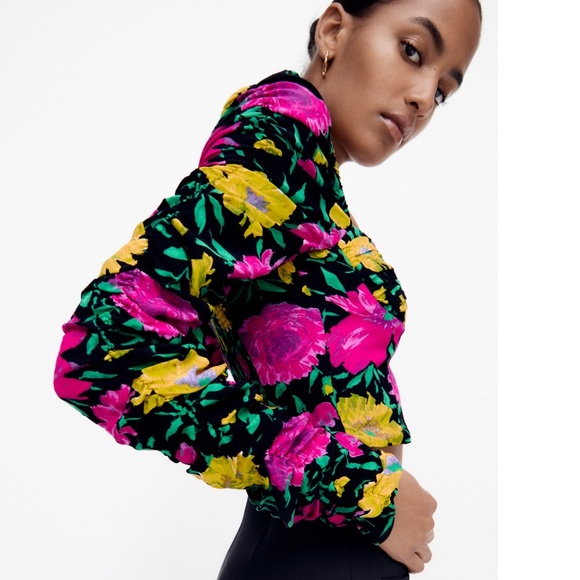 NEW! HP 🥳🥳🥳Zara Floral Print Top with Sweetheart Neckline - Picture 4 of 12